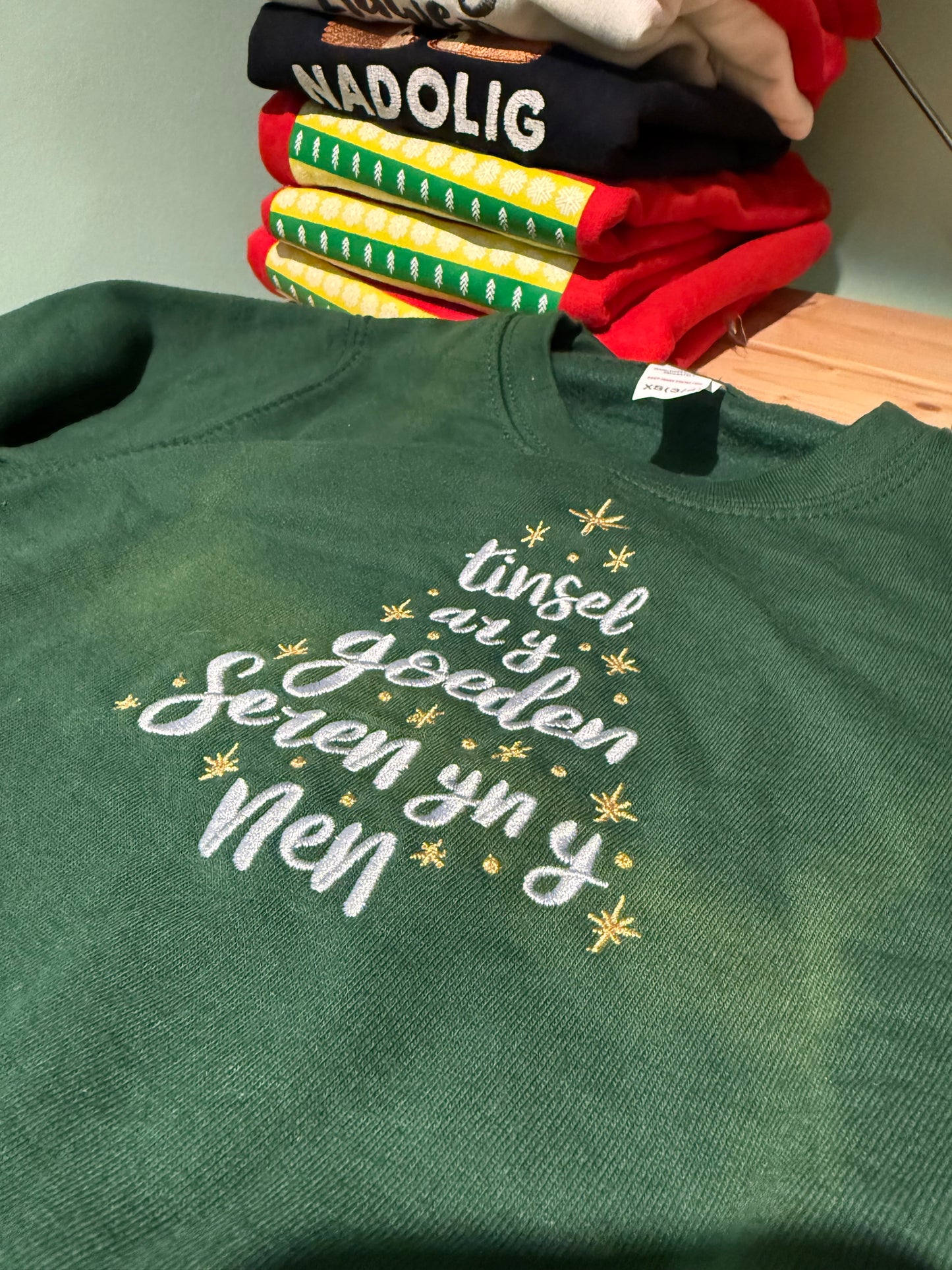 Tinsel ar y Goeden Embroidered Welsh Christmas Jumper - Tŷ Hafan - Children's