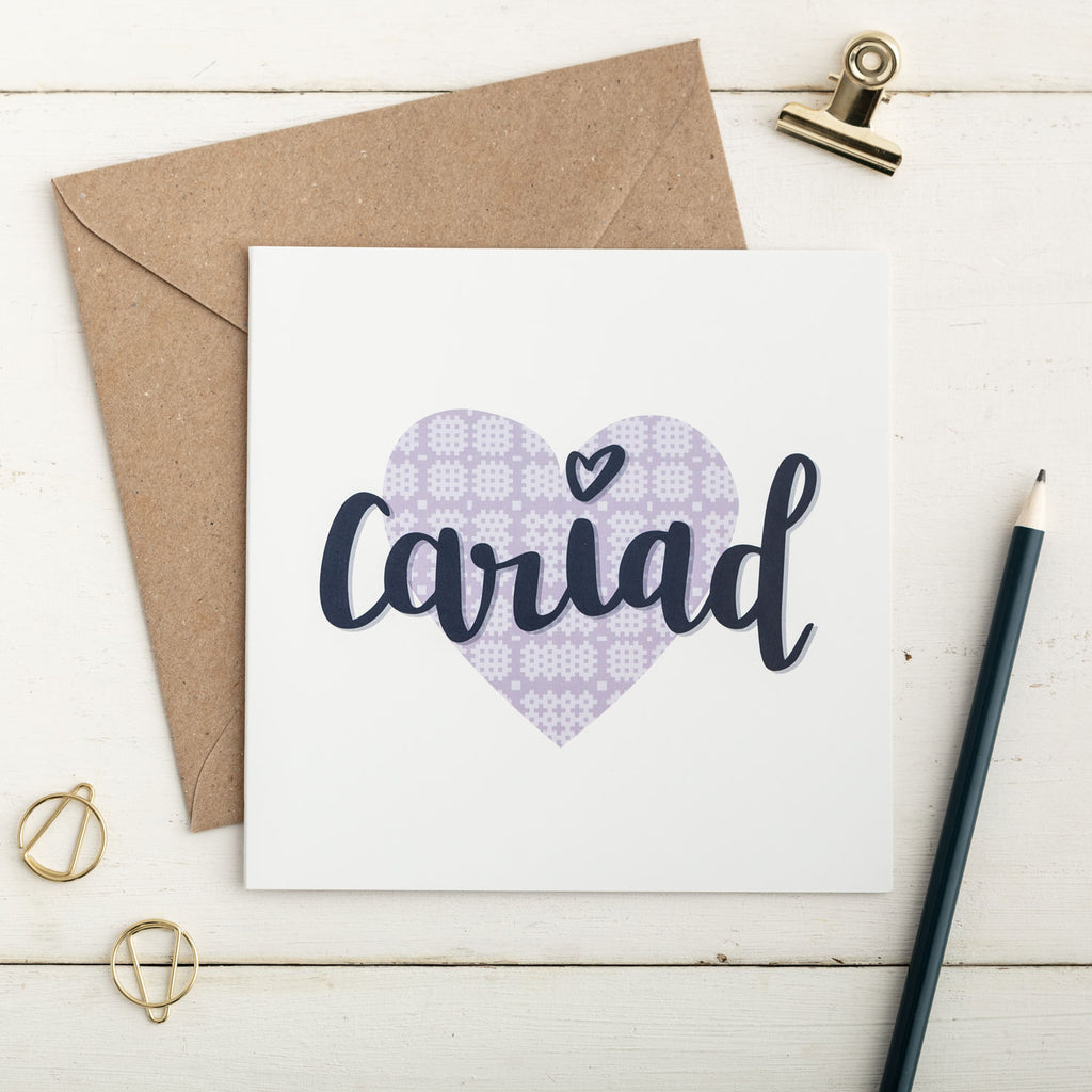 Cerdyn cariad Cymraeg 'Cariad'