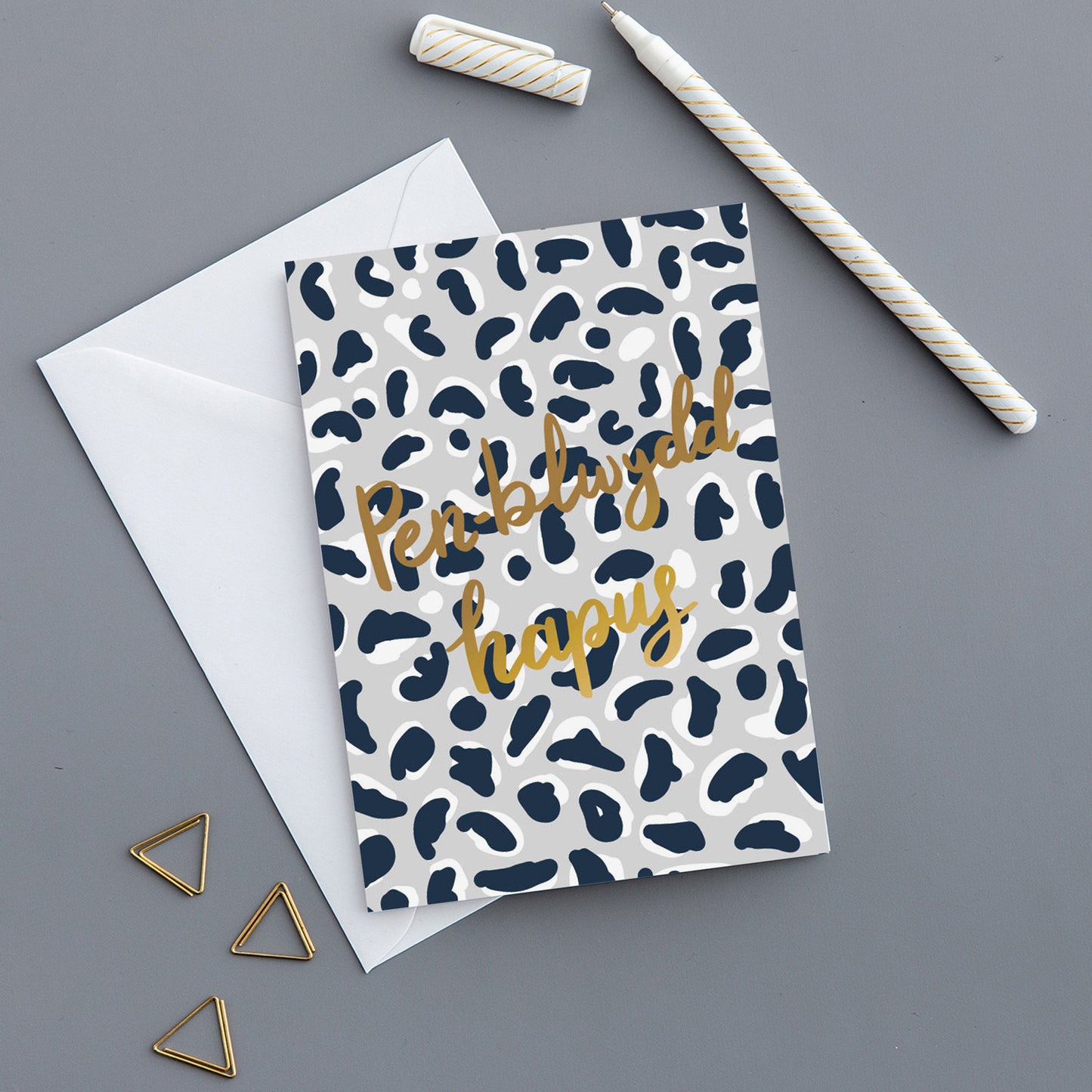 Birthday card 'Pen-blwydd Hapus' gold foil