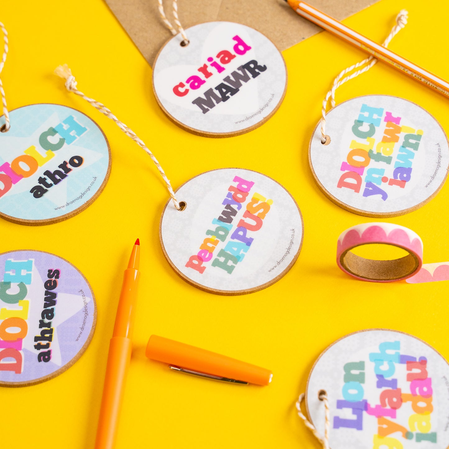 Welsh Gift Decoration - Pen-blwydd Hapus / Happy Birthday