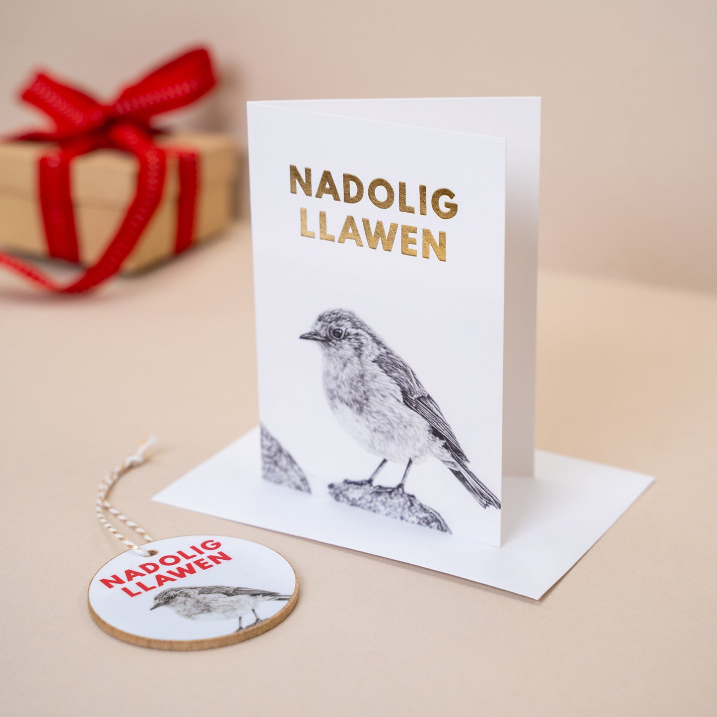 Welsh Christmas Gift Decoration - Nadolig Llawen - Robin