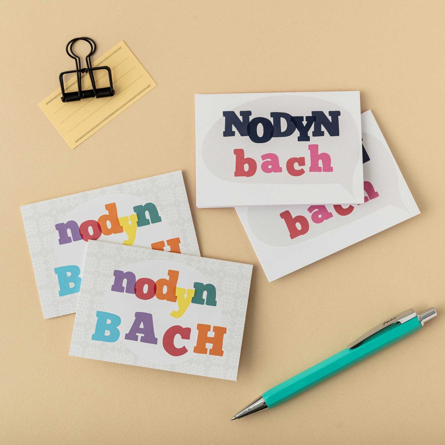 Pecyn o 4 cardiau bach Nodyn bach