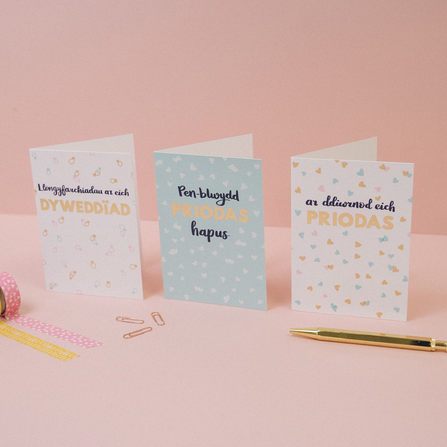 Welsh wedding card 'ar ddiwrnod eich priodas'