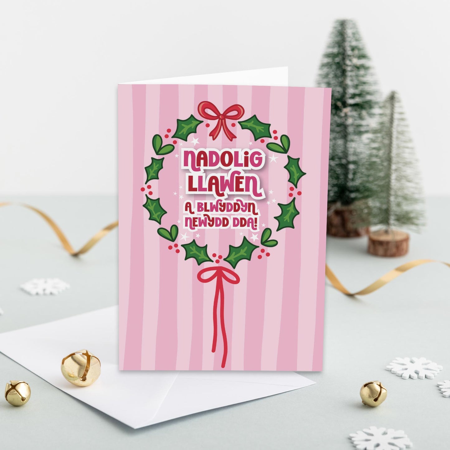 Welsh Christmas card 'Nadolig Llawen a Blwyddyn Newydd Dda!' Wreath