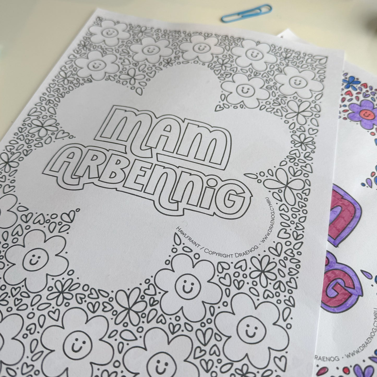 Taflen lliwio - Mam Arbennig