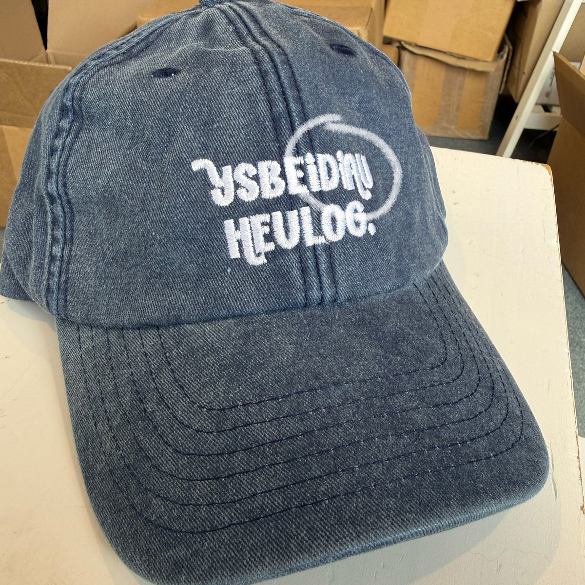 SECONDS SALE Welsh Ysbeidiau Heulog Cap
