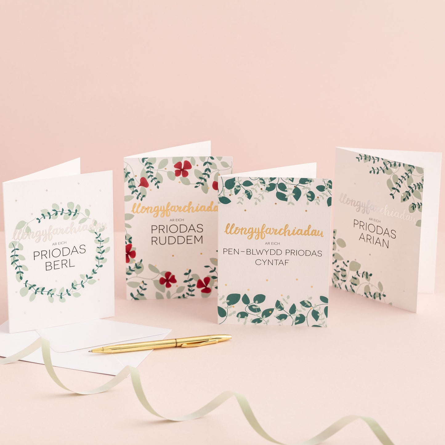 Pearl wedding anniversary card 'Llongyfarchiadau ar eich Priodas Berl' silver foil