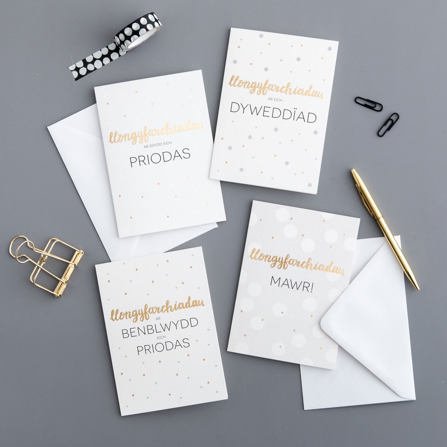 Cardiau llongyfarchiadau o gasgliad 'Helo'r Aur!' / Welsh congratulations cards with gold foil