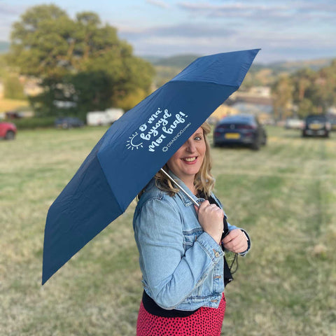 Welsh Umbrella - O ma' bywyd mor braf!